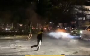 aksi ricuh ojol vs mahasiswa