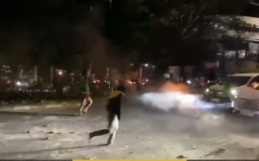 aksi ricuh ojol vs mahasiswa